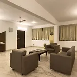 Hotel Paramount Suites & Service Apartments