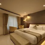 Royal Plaza Suites By Rak Rooms, Mangaluru