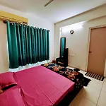 Cozy 2Bhk Condo Surrounded With Greenery.