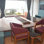 The Oceanic Beach Front - Beach Hotel