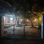 2 Bhk House, On Premise Parking, Upto 10 Guests