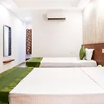 Treebo Comforts Inn, University Road Deralakatte