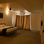 Saroja Villa By Monarch Stays