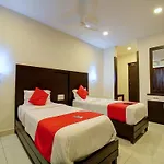 Oyo 15909 The Traders Hotel