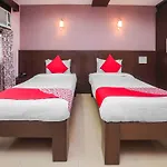Oyo 17278 Hotel Srinivas
