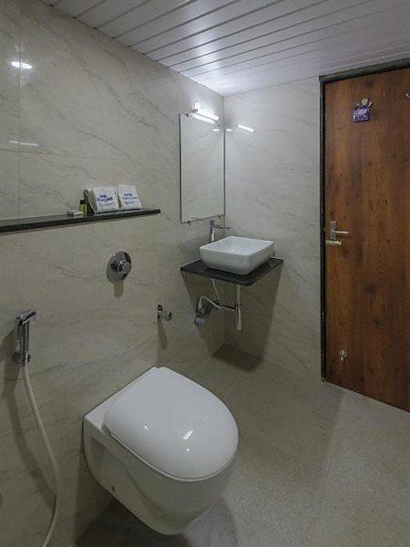 Hotel Karuna Residency