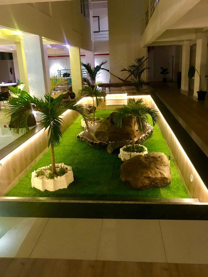 Niasha Mangalore