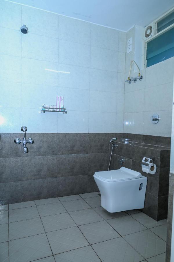 Adyar Plaza By Rak Rooms, 3*