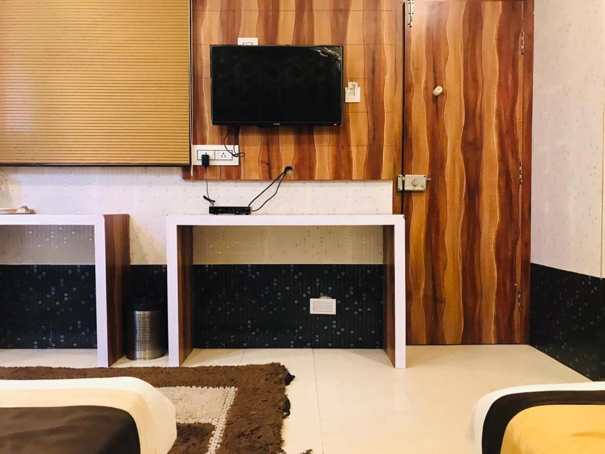 Royal - Opp Sdm Law College Mg Road 3*
