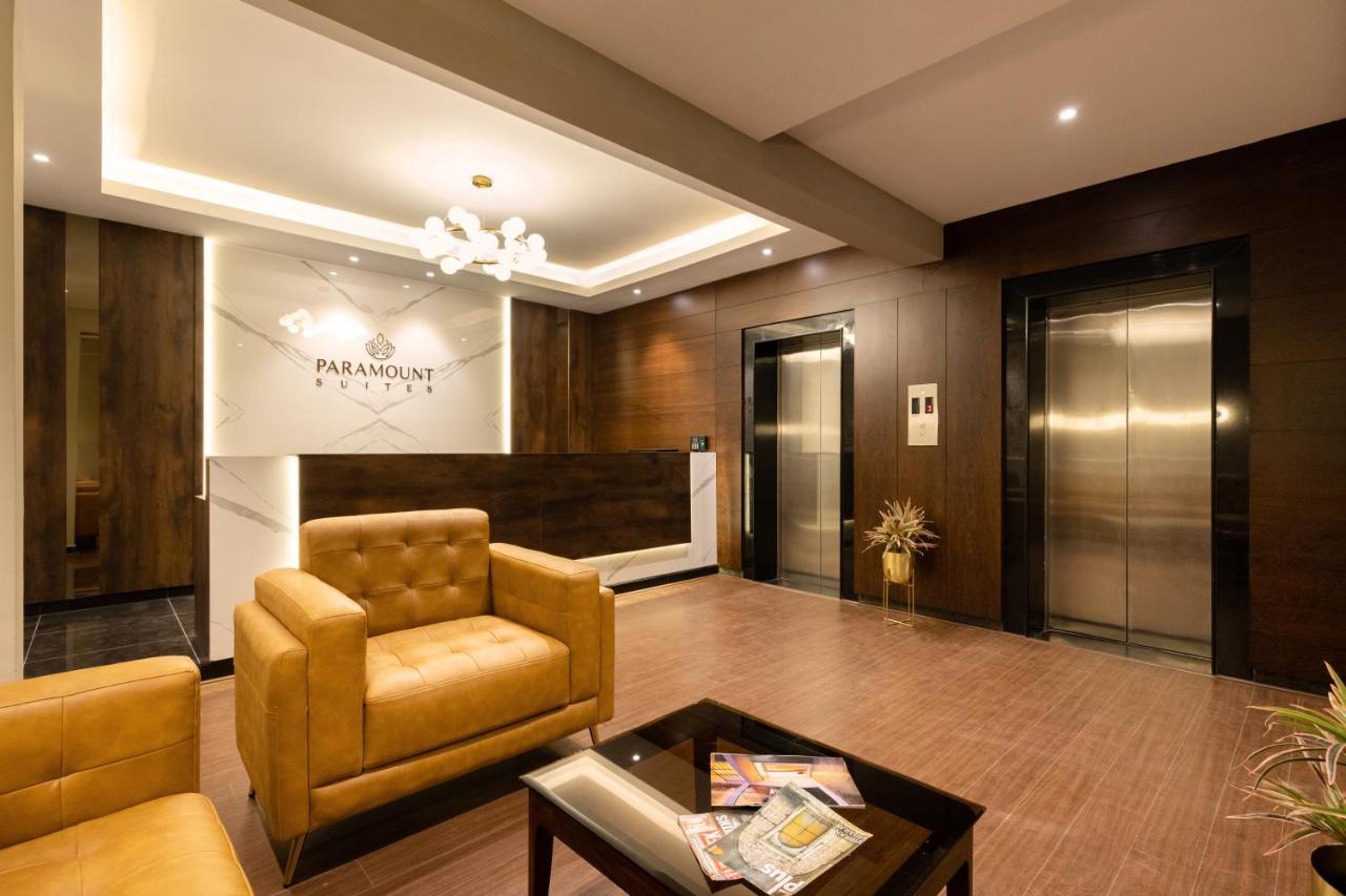 Paramount & Service Hotel *