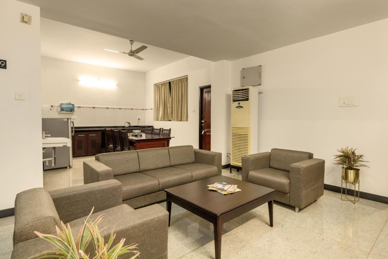 Paramount & Service Hotel