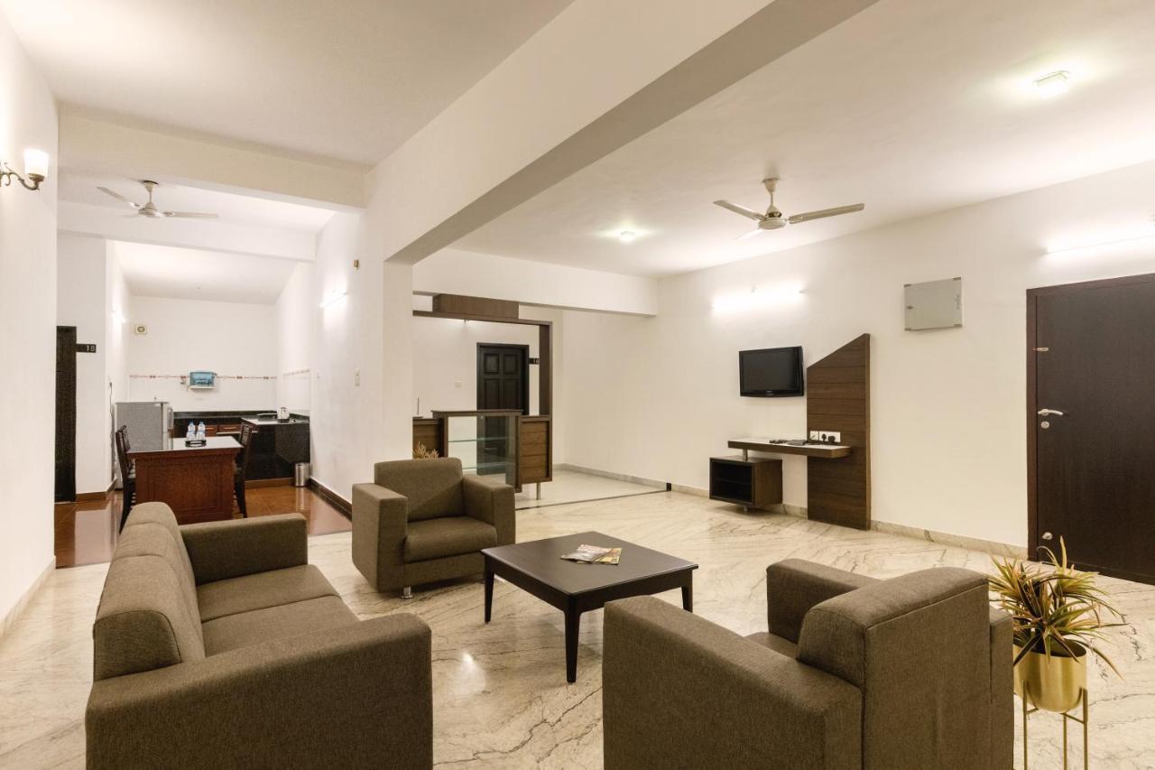 Hotel Paramount & Service Mangalore