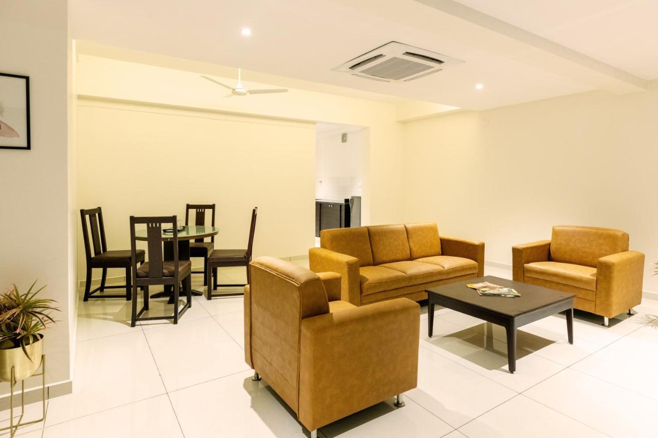 Hotel Paramount & Service Mangalore