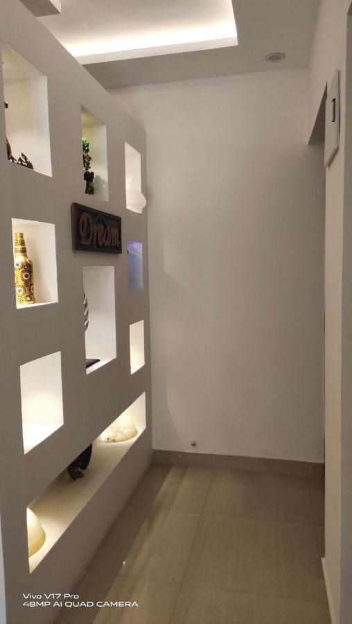 305 Apartment *
