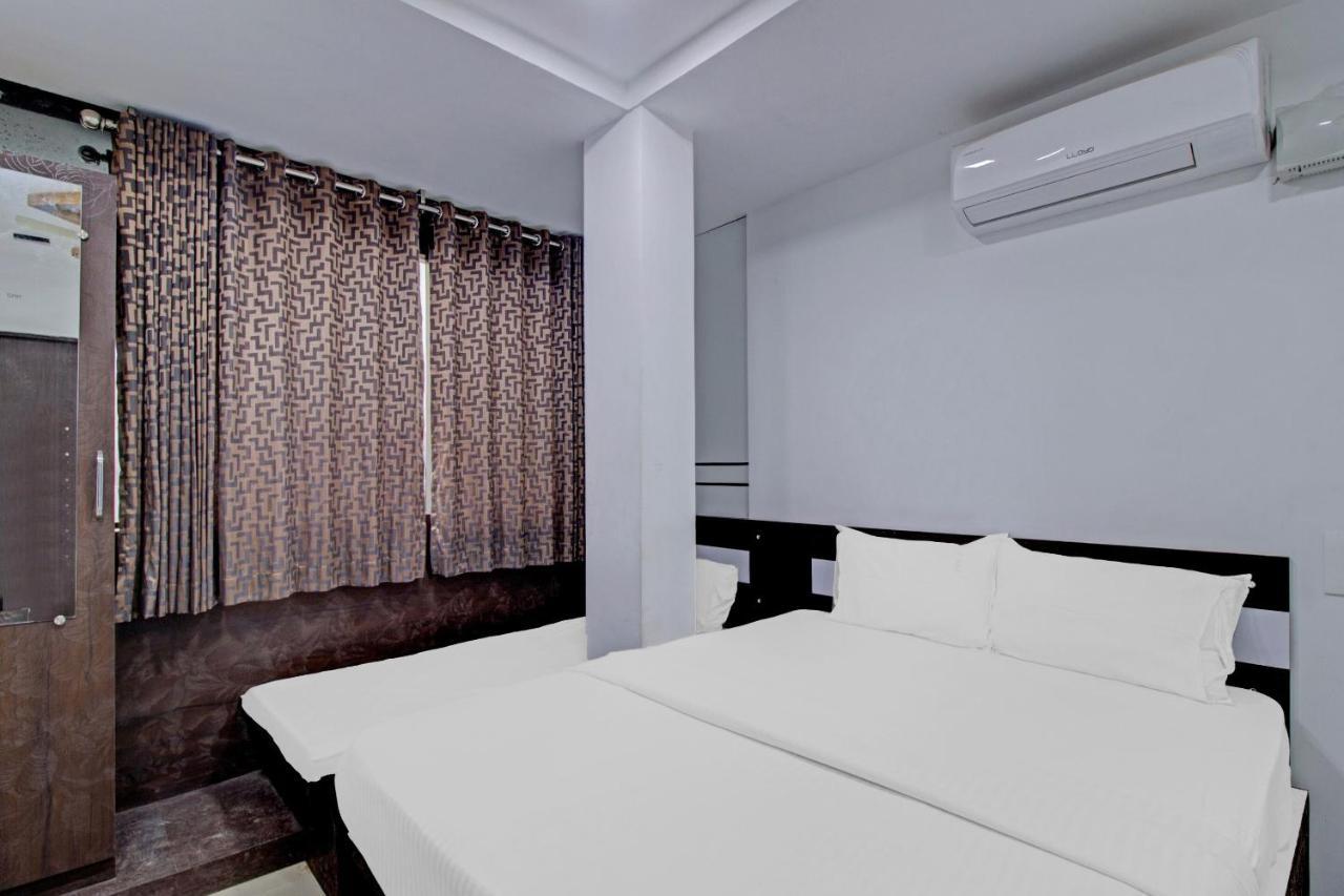 Oyo Flagship 81436 Palace