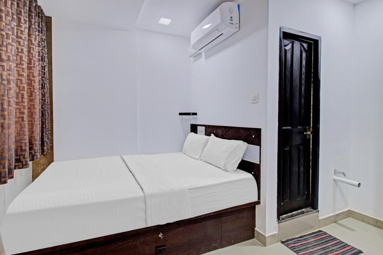 Oyo Flagship 81436 Palace 3*