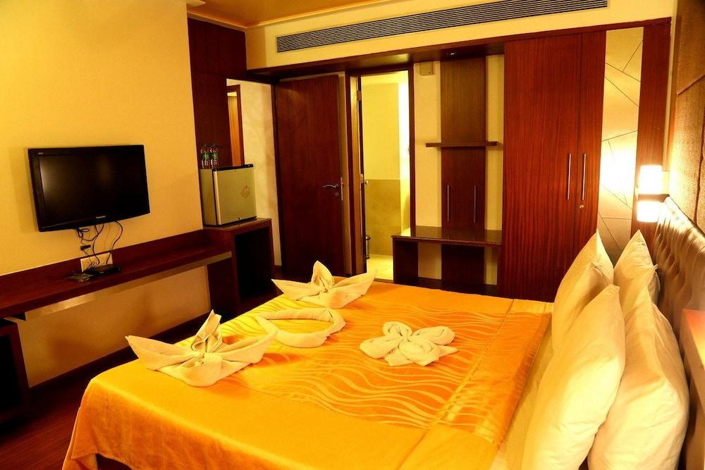 The Verda Saffron Hotel Mangalore
