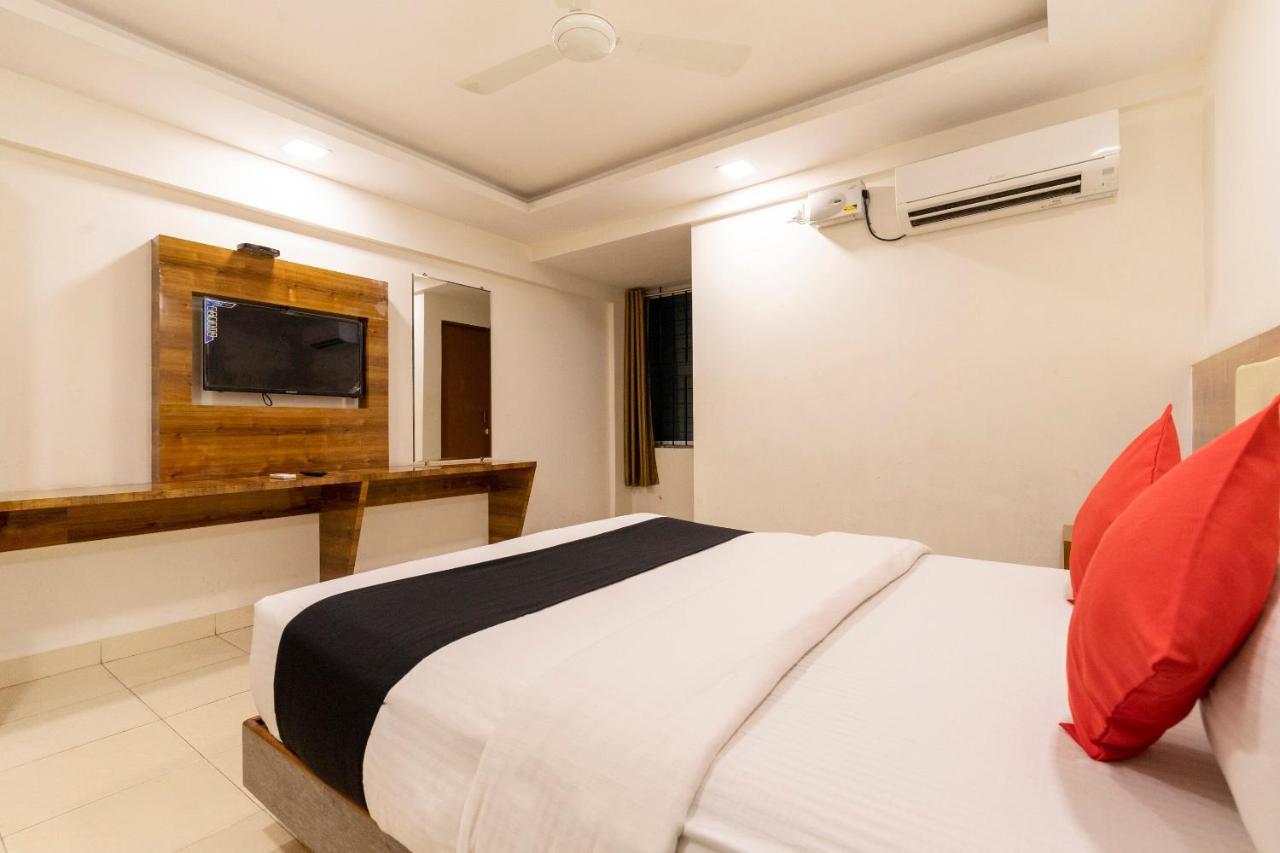 Capital O 49120 Ak International Hotel