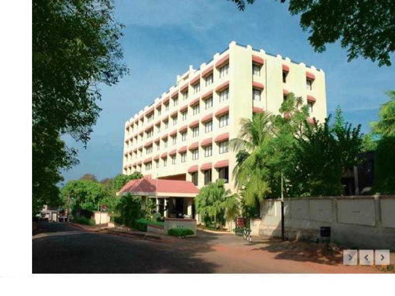Hotel Vivanta Oldport Road - Formerly Known As Taj Manjarun 4*