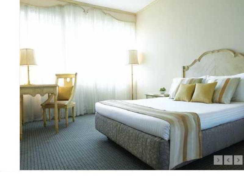 Vivanta Oldport Road - Formerly Known As Taj Manjarun