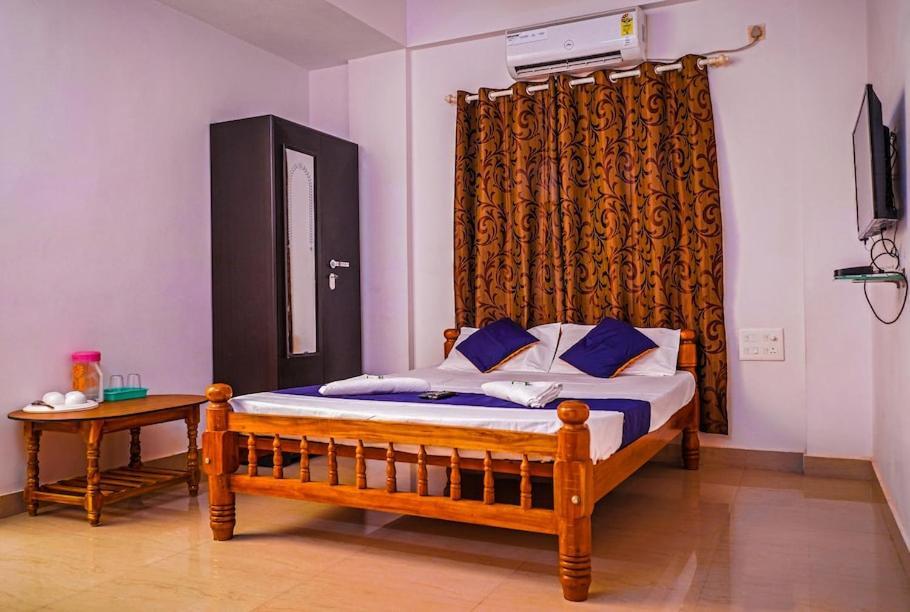 Lodge Shri Sai Palace