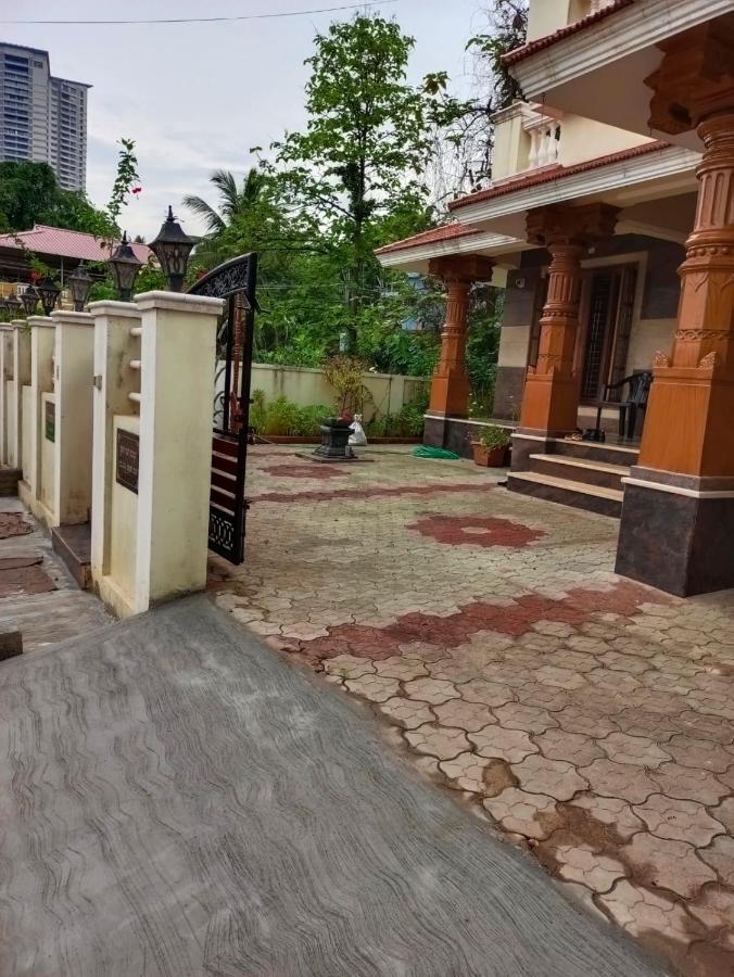 Guest house Sri Krishna Palace *