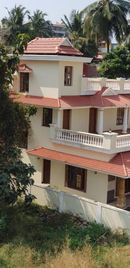 Guest house Sri Krishna Palace *