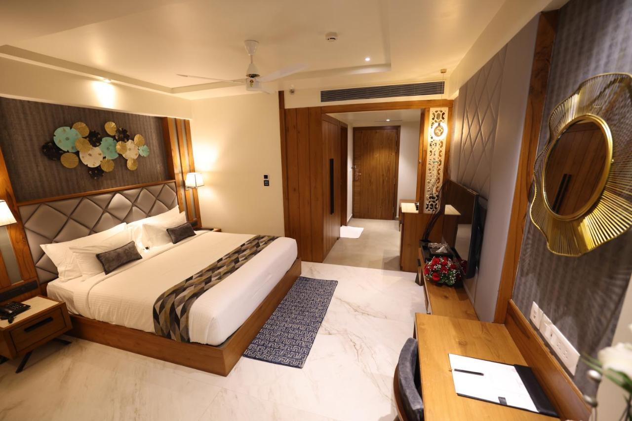 Hotel Aj Grand 4*