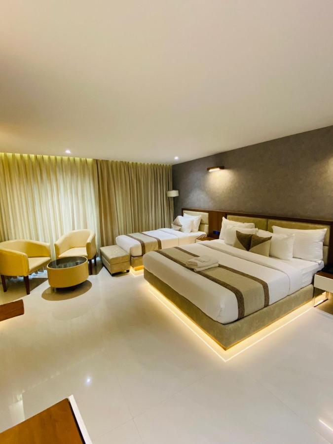 Hotel Royal Plaza By Rak Rooms, 4*