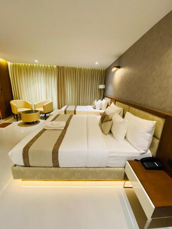 Hotel Royal Plaza By Rak Rooms, 4*