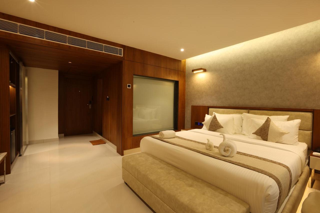 Royal Plaza By Rak Rooms, Hotel 4*