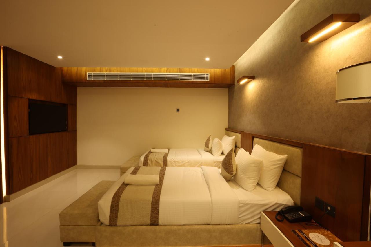 Royal Plaza By Rak Rooms, Hotel