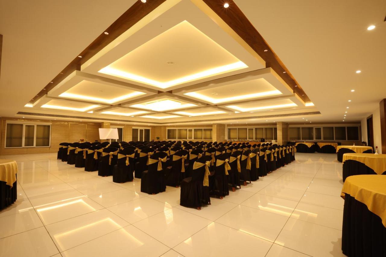Royal Plaza By Rak Rooms, Hotel 4*