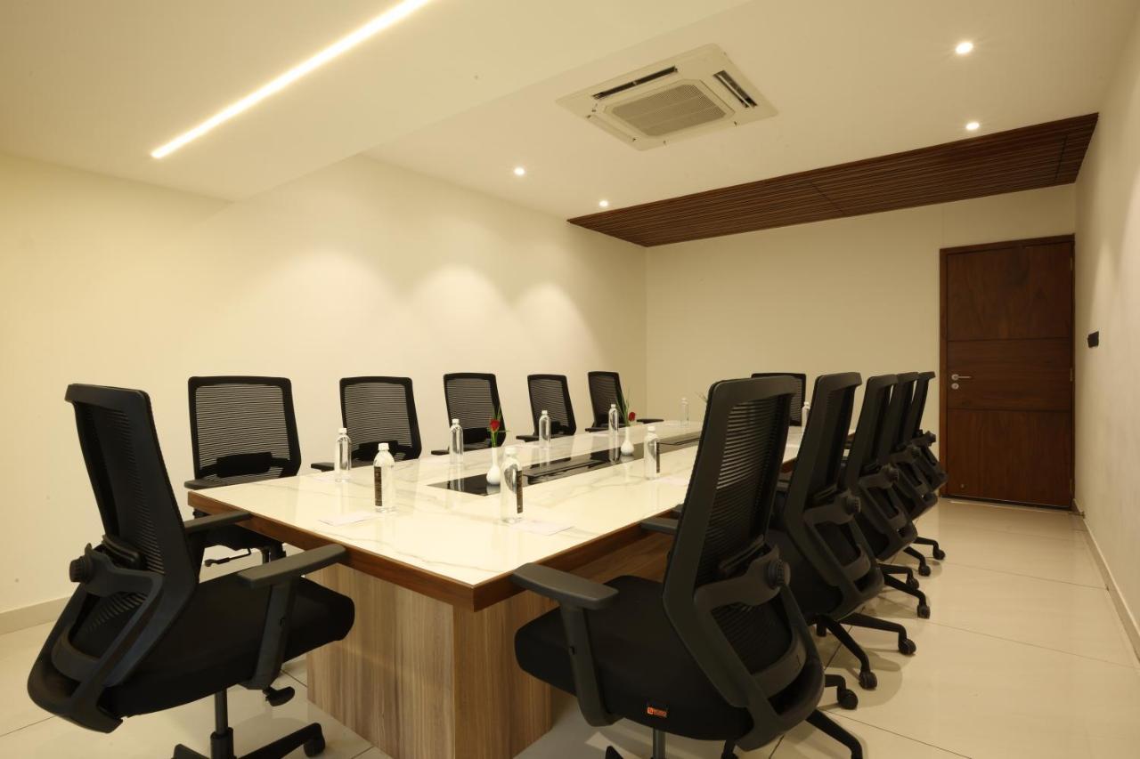 Royal Plaza By Rak Rooms, Hotel 4*