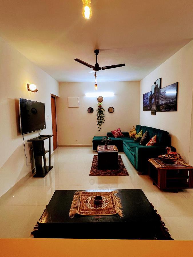 Luxurious 3bhk Vacation Amidst The City.