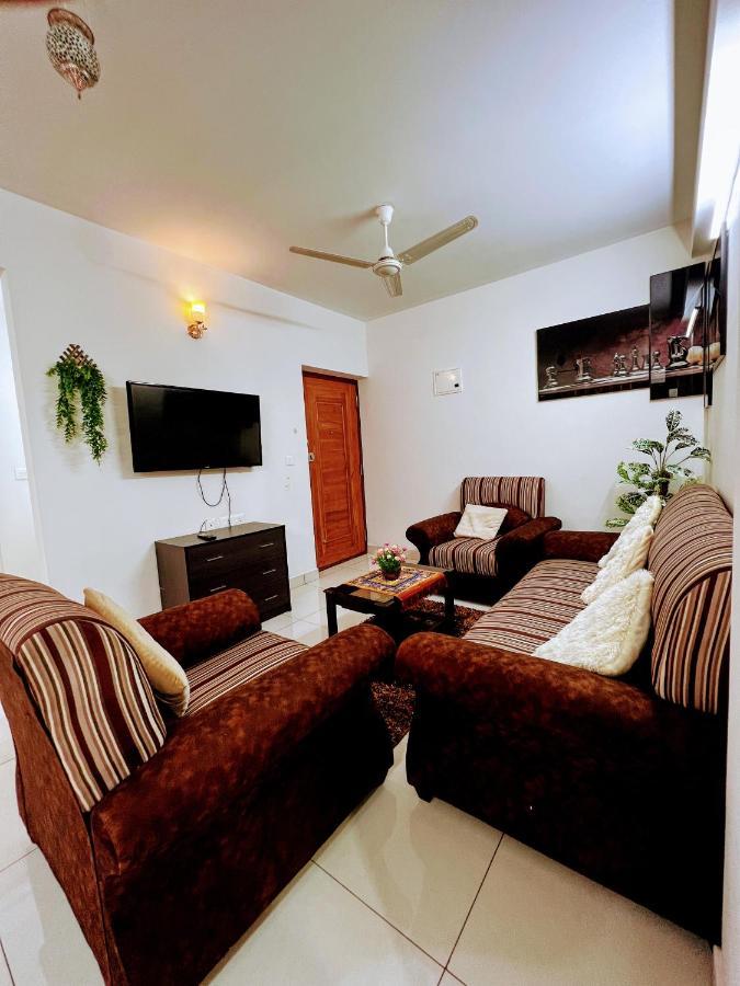 Apartment Cozy 2bhk Surrounded With Greenery. *