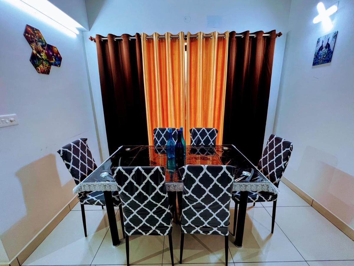 Cozy 2bhk Surrounded With Greenery. Apartment