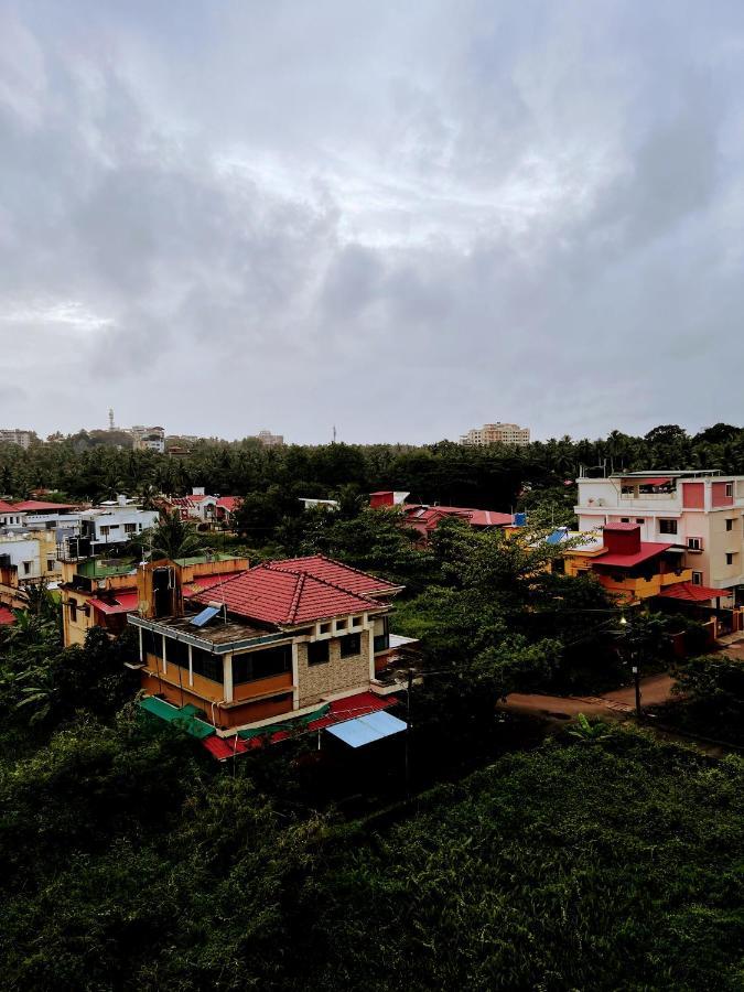 Cozy 2bhk Surrounded With Greenery.