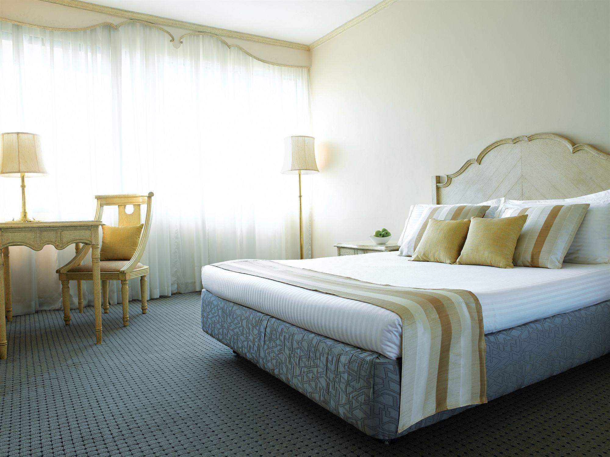 Hotel Vivanta Oldport Road - Formerly Known As Taj Manjarun 4*
