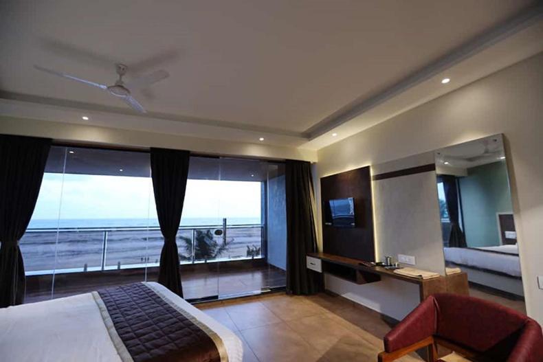 The Oceanic Front - Hotel 3*