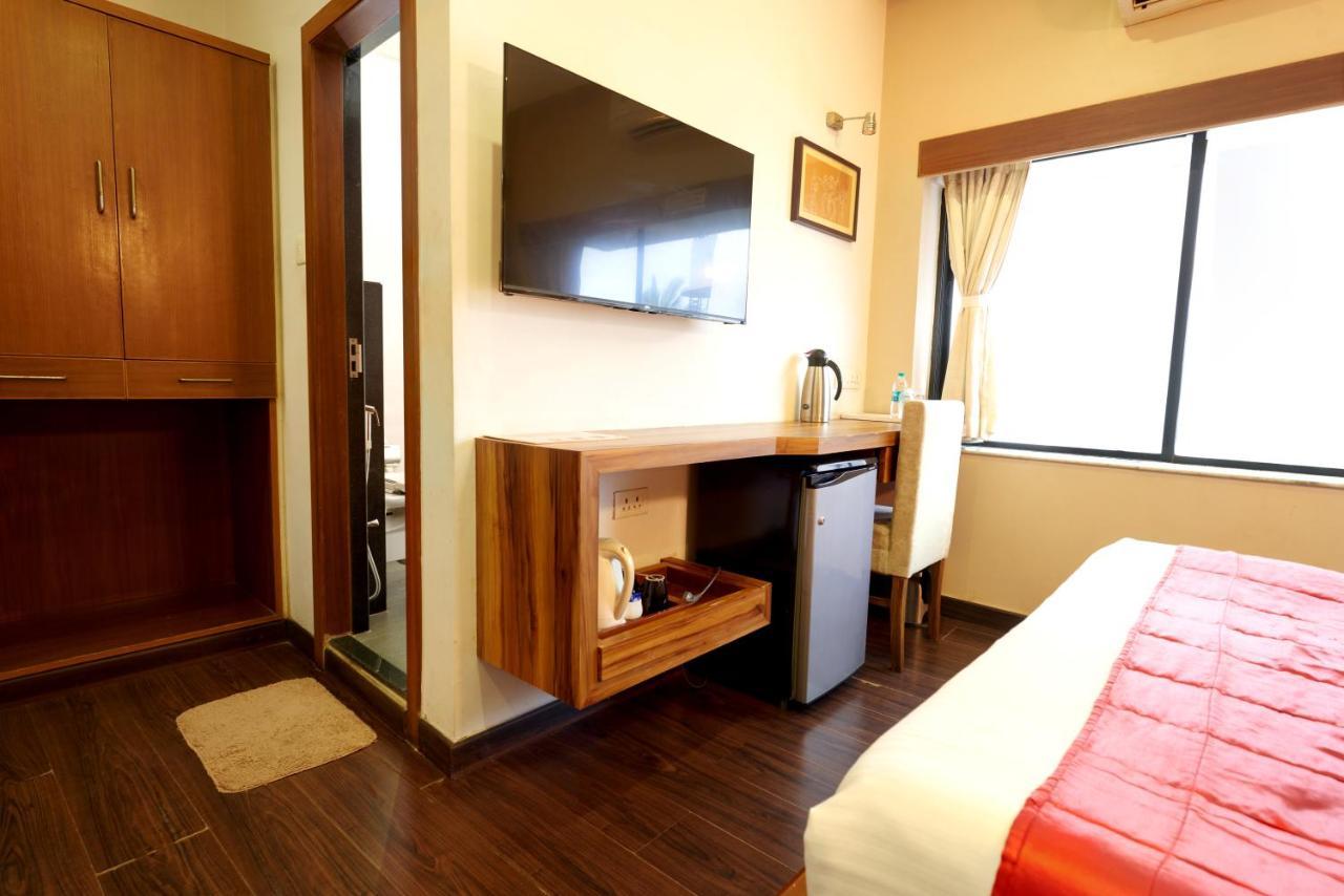 Prestige, Hotel
