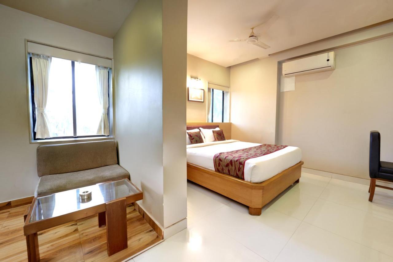 Prestige, Hotel