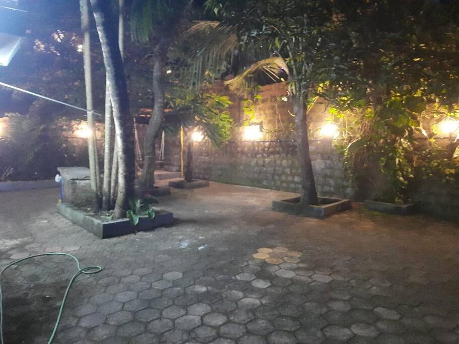 2 Bhk House, On Premise Parking, Upto 10 Guests Holiday home