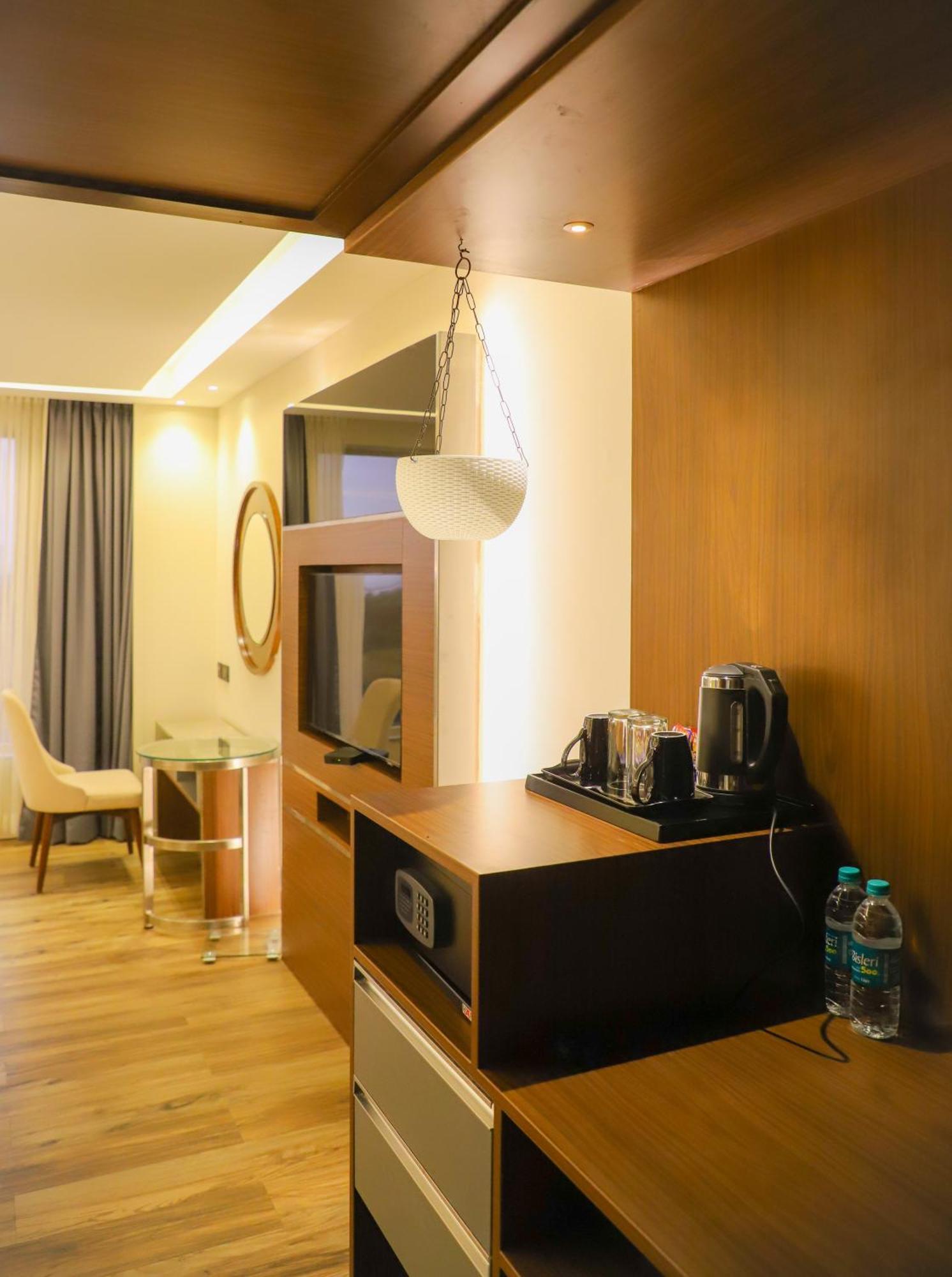 The Sea View, 4*