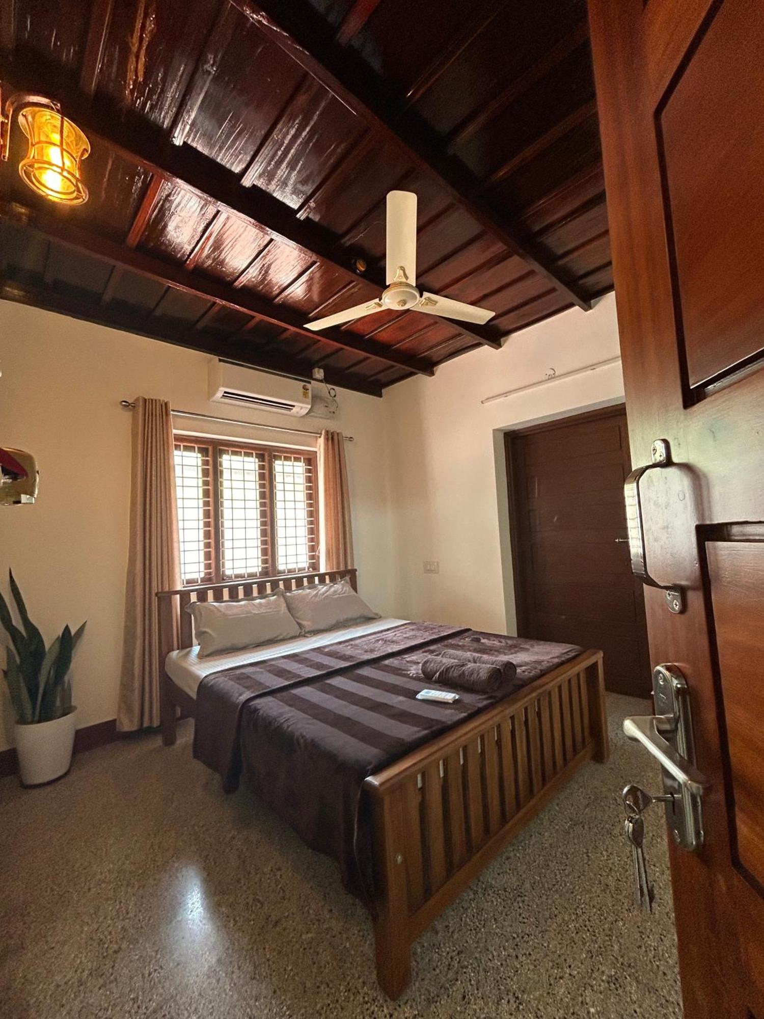 Holiday home Glanwoods - 2bhk Independent Private House In - Pets Allowed