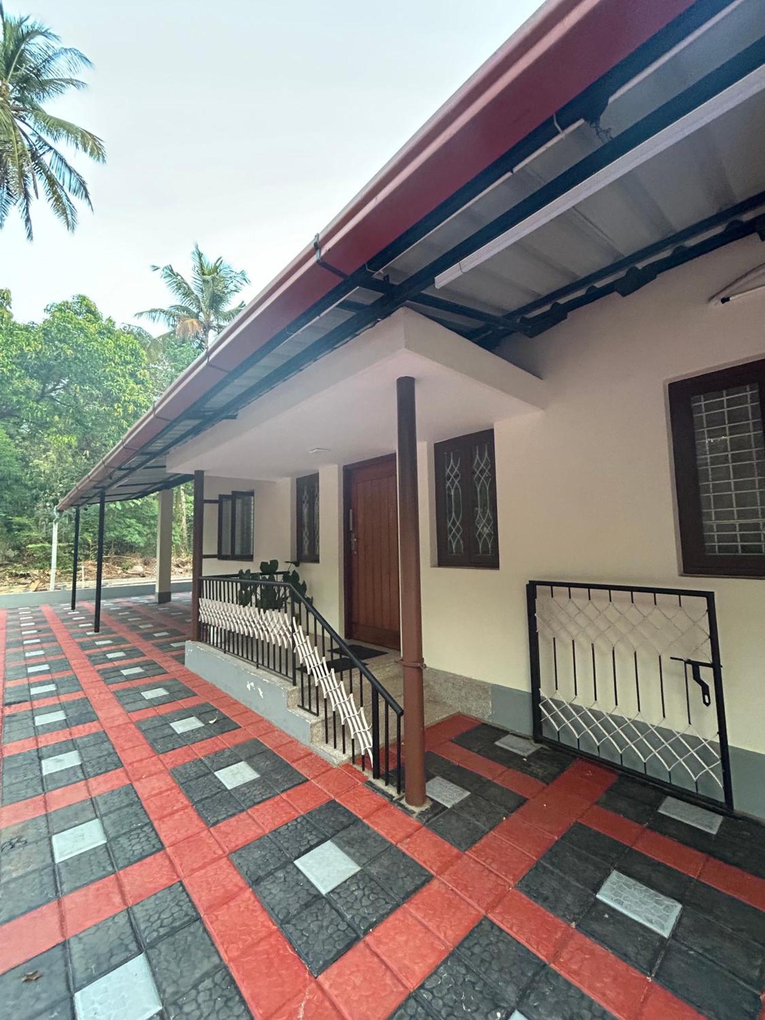 Glanwoods - 2bhk Independent Private House In - Pets Allowed * Mangalore
