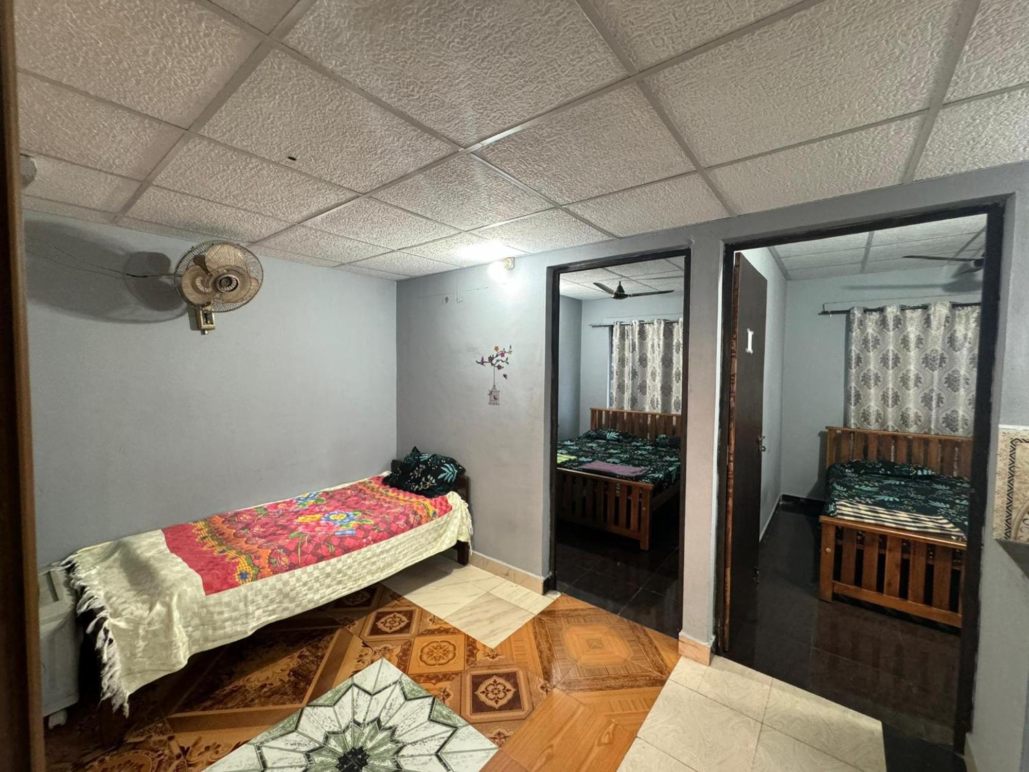 Kensons Budgetstay Non Ac Free Wifi And Parking Apartment *