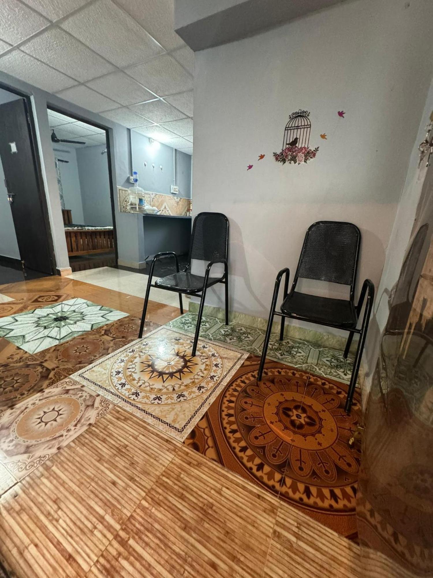 Kensons Budgetstay Non Ac Free Wifi And Parking Apartment *