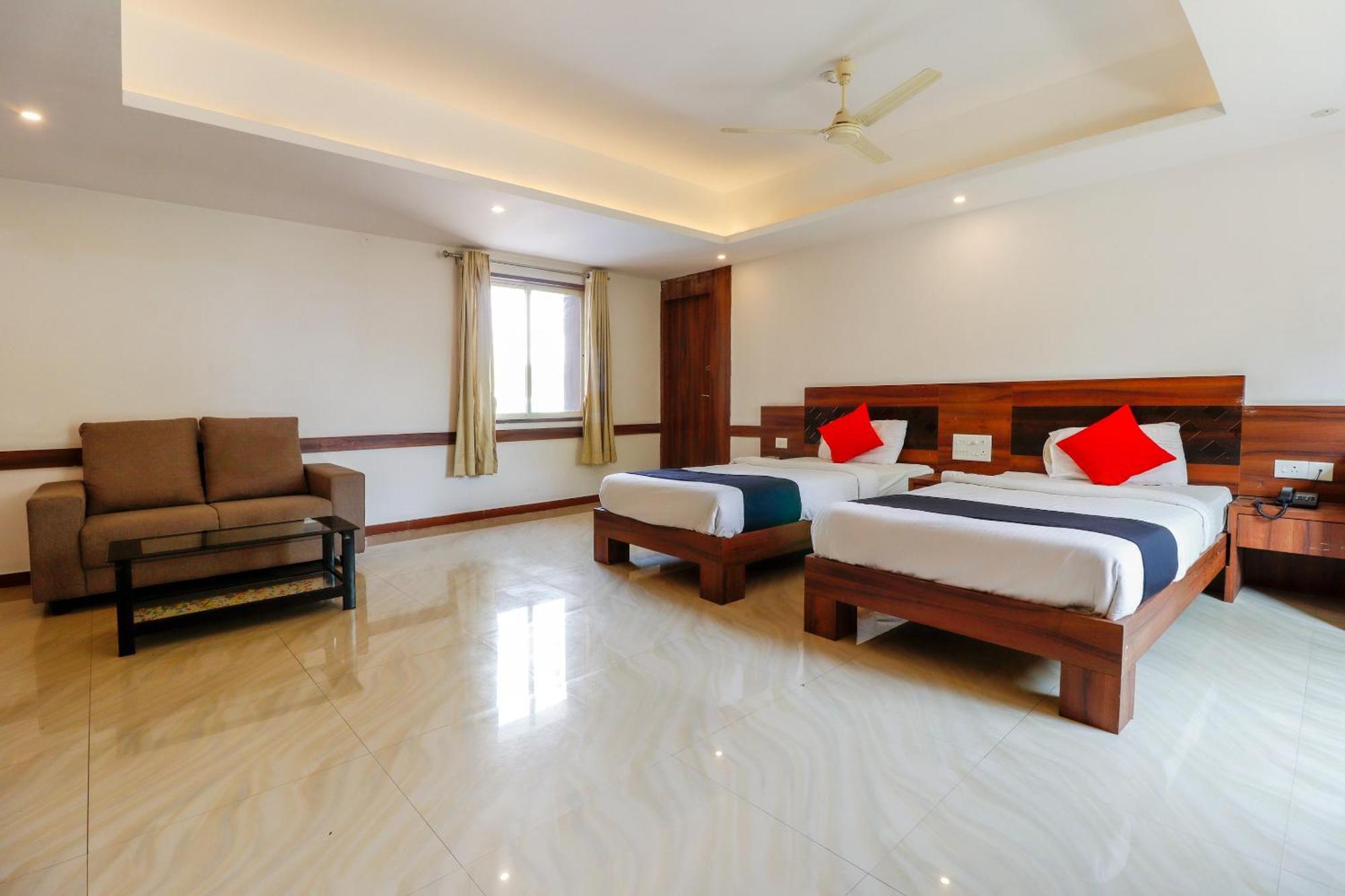 Hotel Capital O Sai Arya Residency 3*