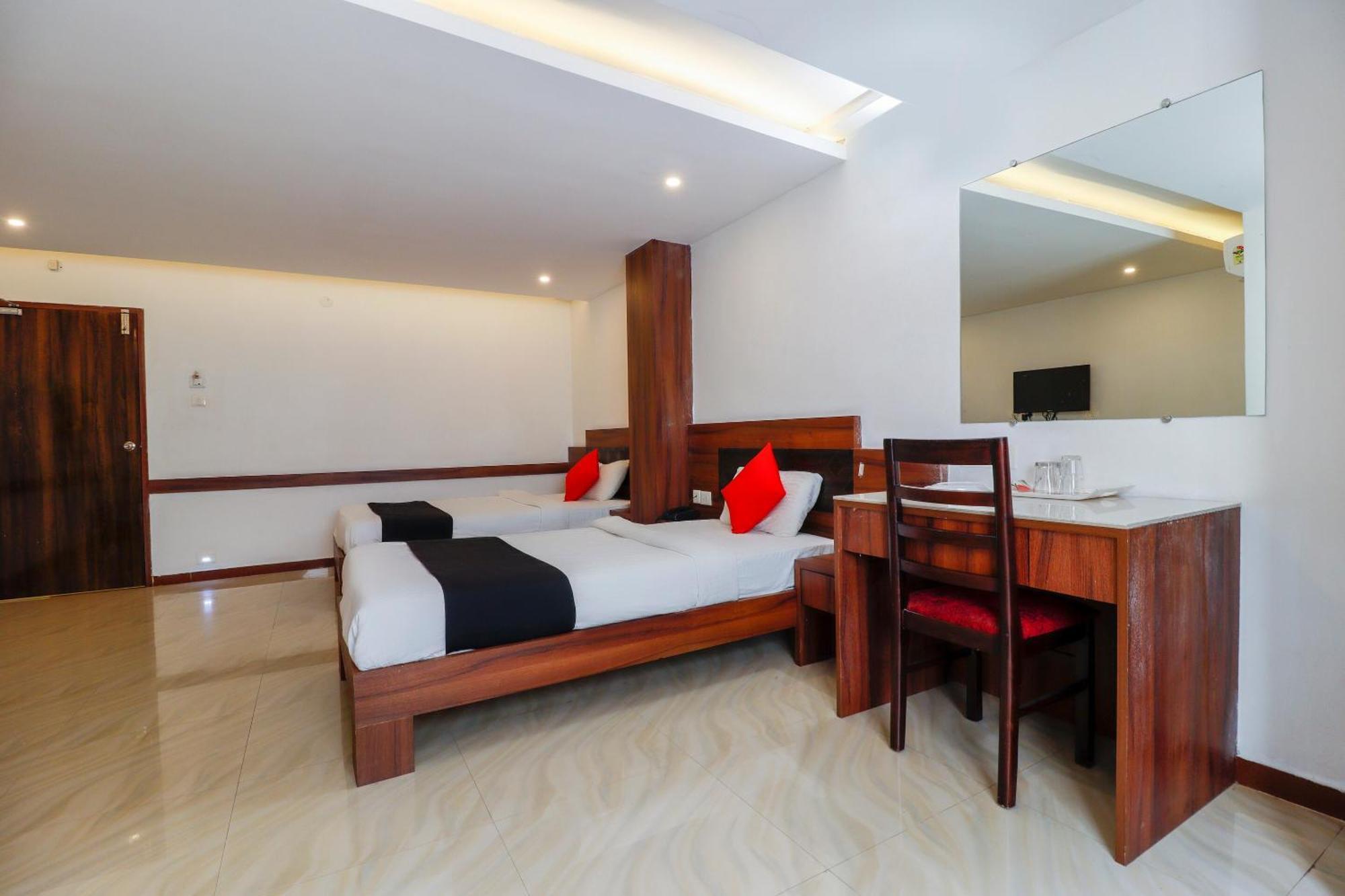 Capital O Sai Arya Residency Hotel 3*